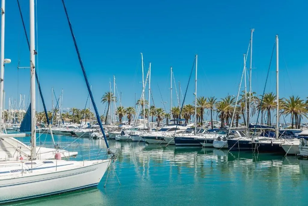 Nordic 1 Bedroom Apartment On Island Complex In Marina Harbour Benalmádena Spanien